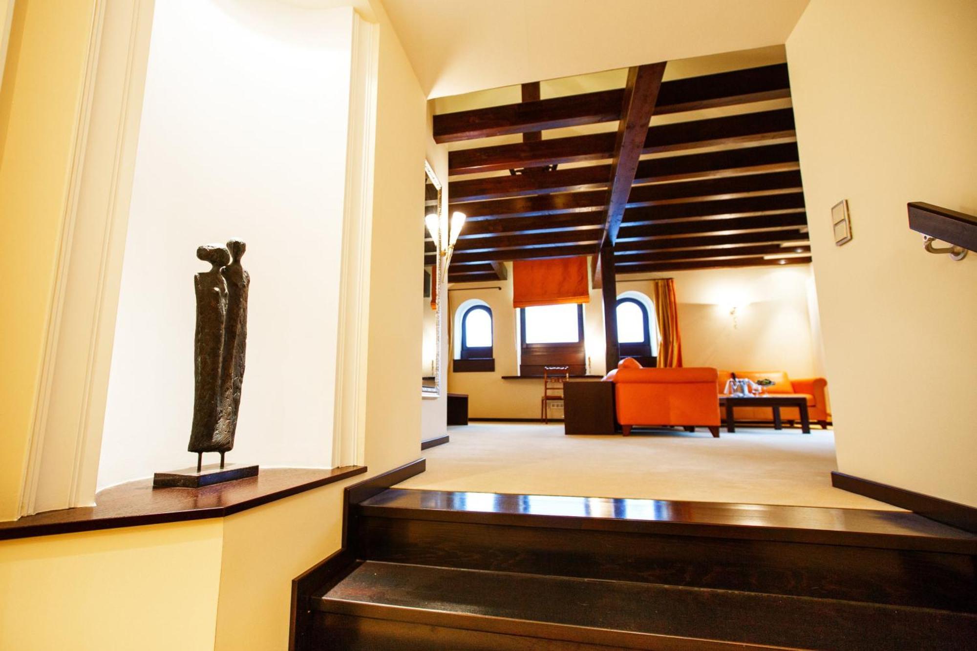 Burg & Gaestehaus By Schwarzenstein ไกเซนไฮม์ ห้อง รูปภาพ