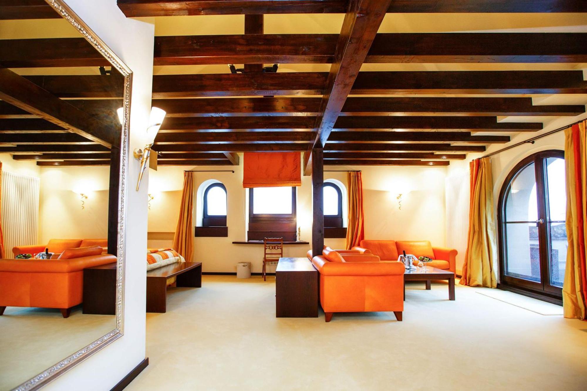 Burg & Gaestehaus By Schwarzenstein ไกเซนไฮม์ ห้อง รูปภาพ